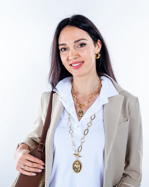 Gargantilla de oro con medalla