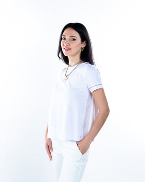 Camiseta blanca detalle en espalda